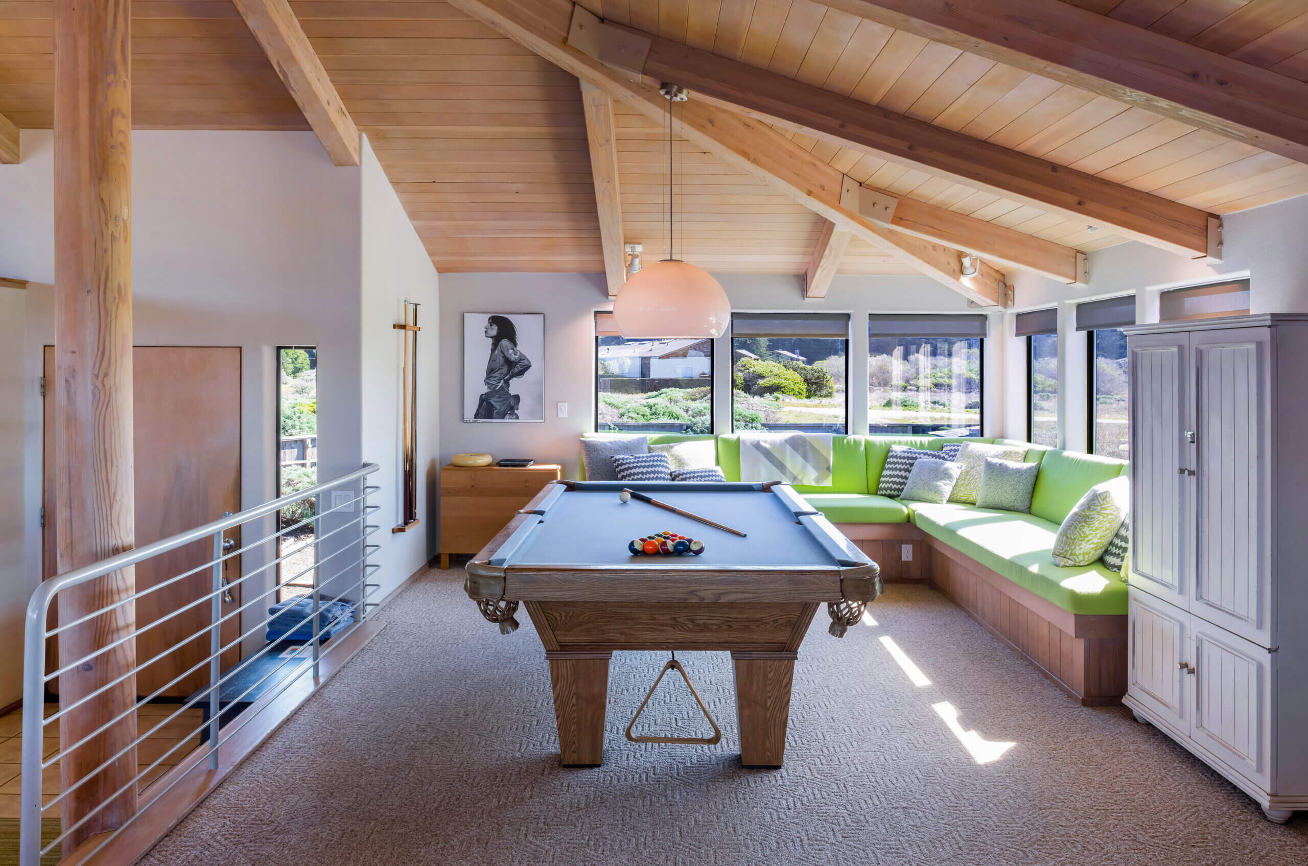 Oceanfront: Beach House pool table