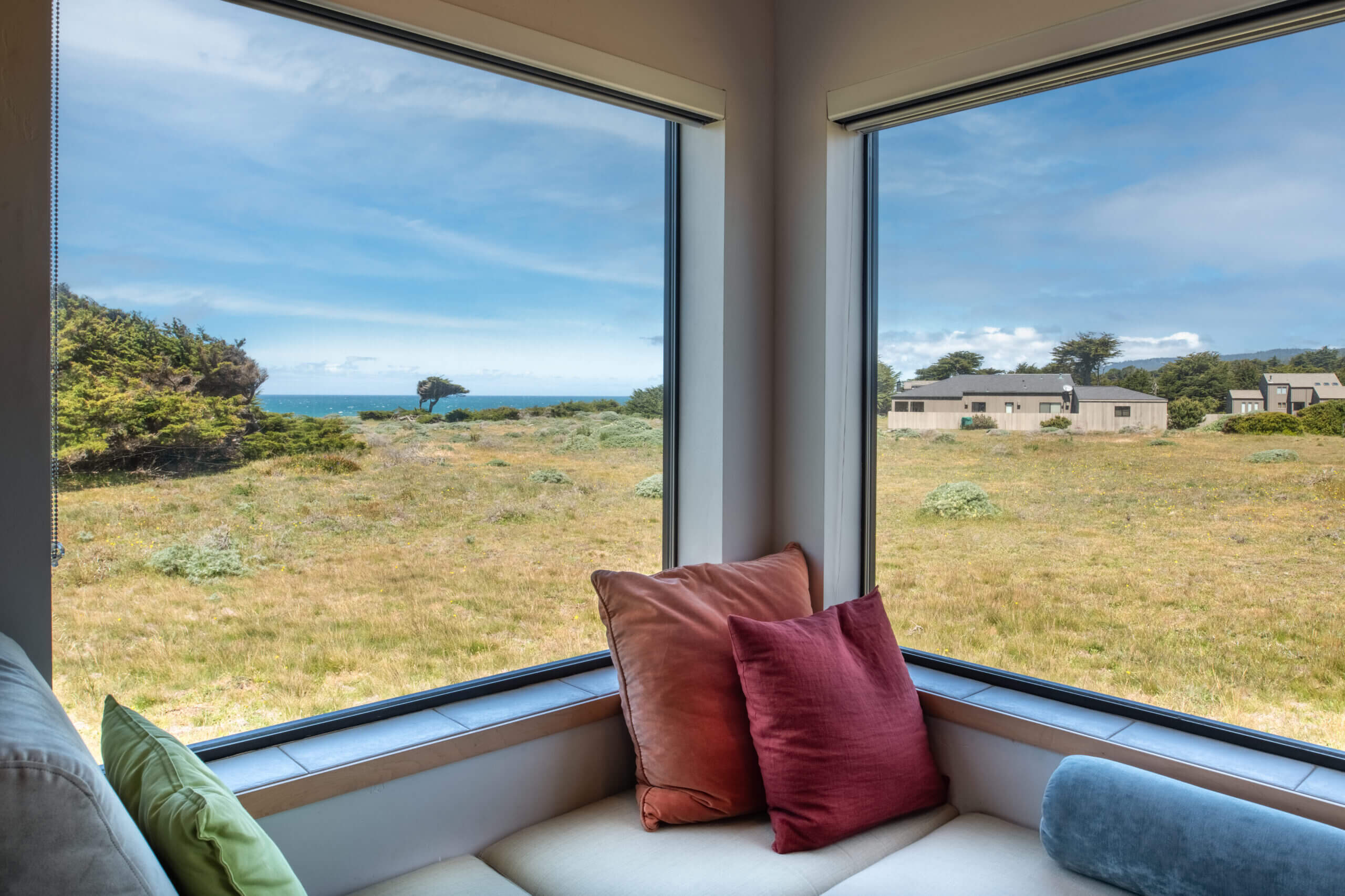 Bella Luna window seat with view of meadow and sea
