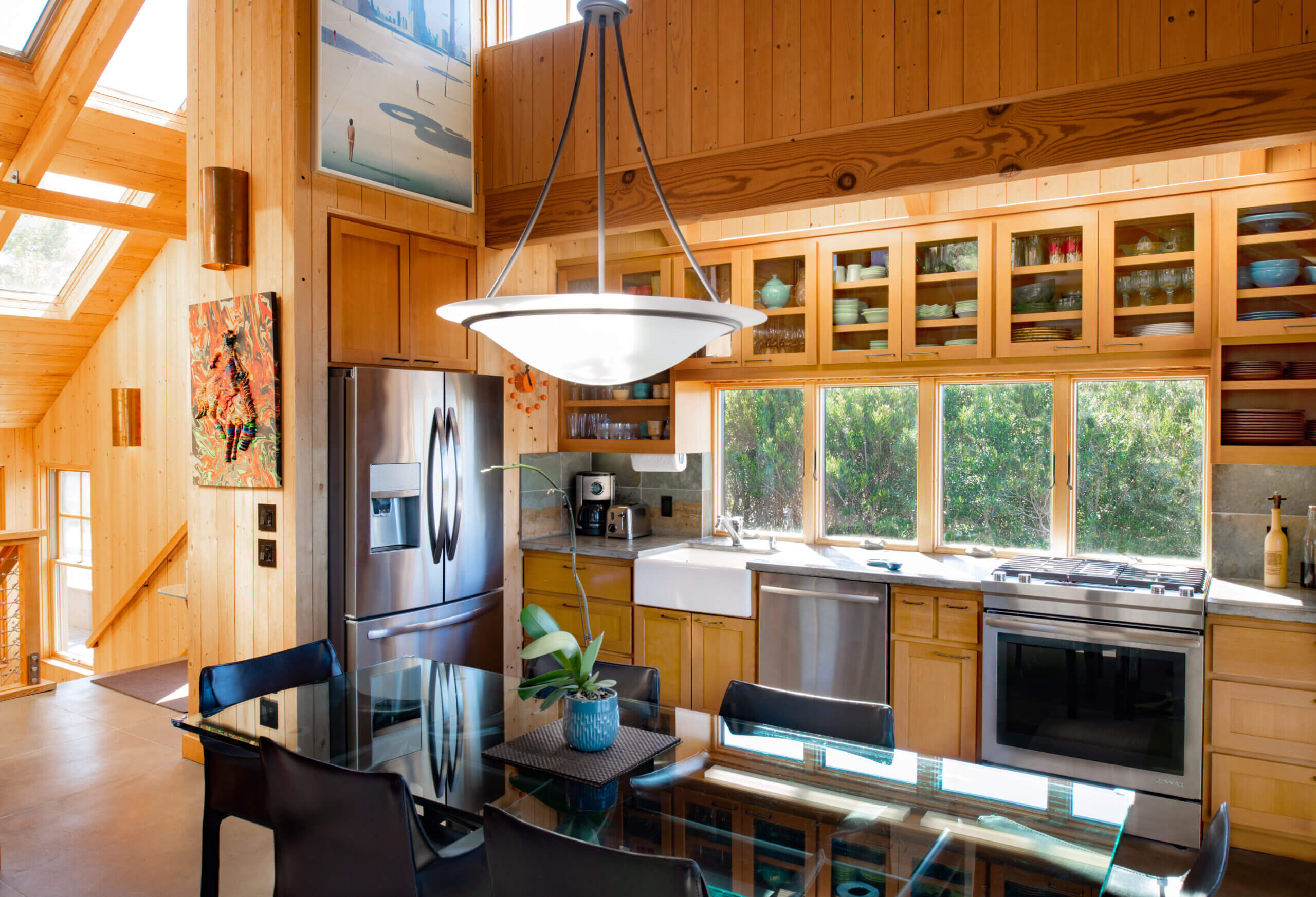 Oceanside: Art House kitchen